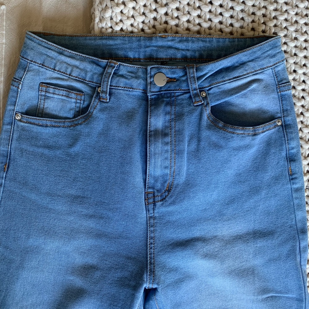 Blue Bellbottom Highwaisted shaping jeans